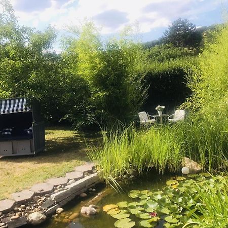 Modernes Ferienhaus Sauerblick Langsur Bagian luar foto