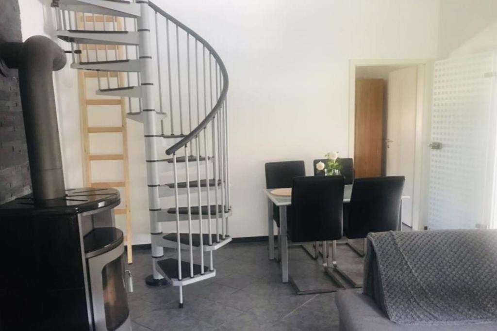 Modernes Ferienhaus Sauerblick Langsur Bagian luar foto